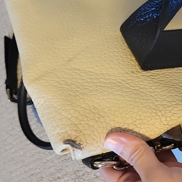 Kate Spade Leather purse - Picture 8 of 9